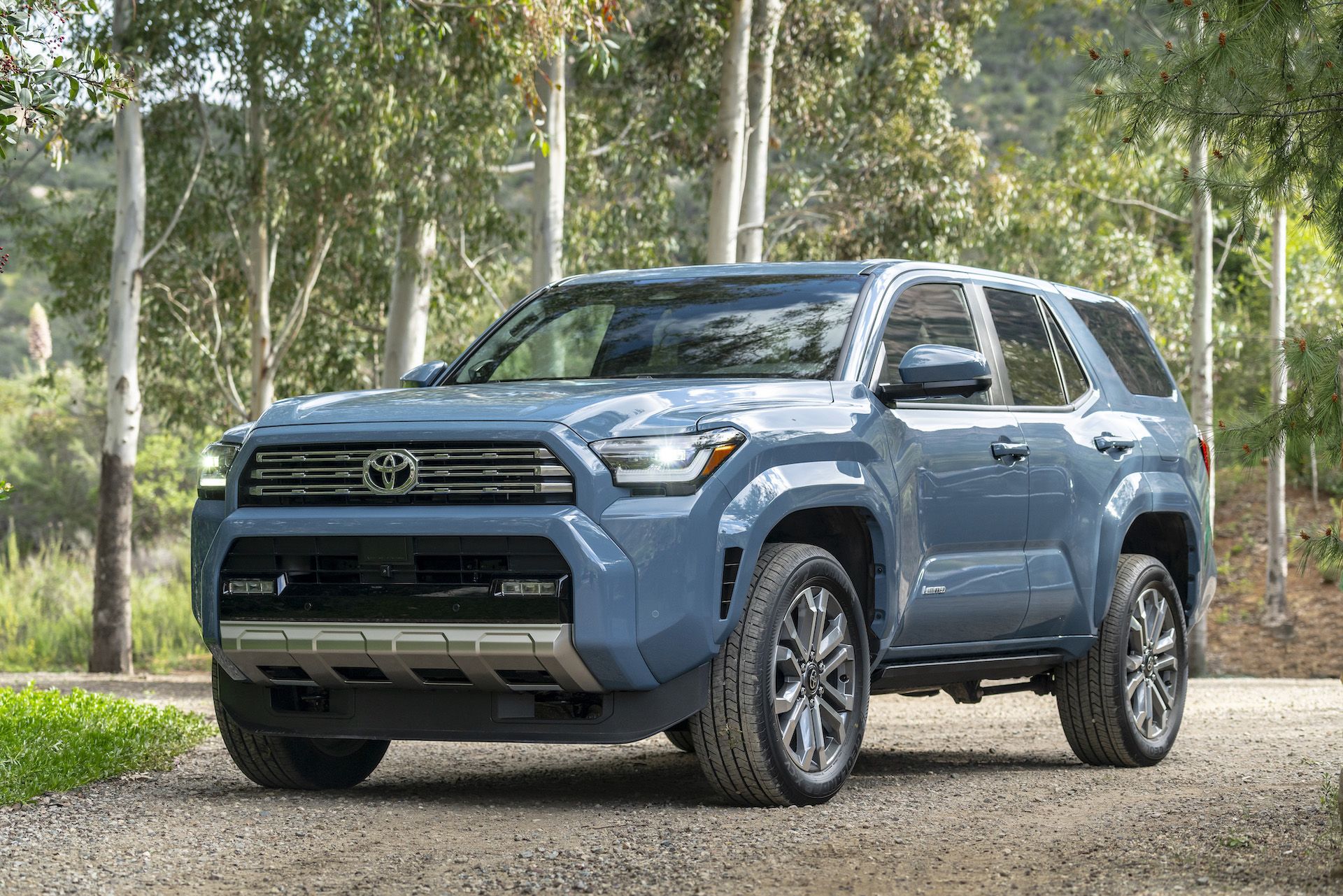 2025 Toyota 4runner Photos: 2025 4Runner LIMITED (Interior, Cargo Space, Exterior) in Heritage Blue color 2025-toyota-4runner-limited-112-jpg-6615620bc95af