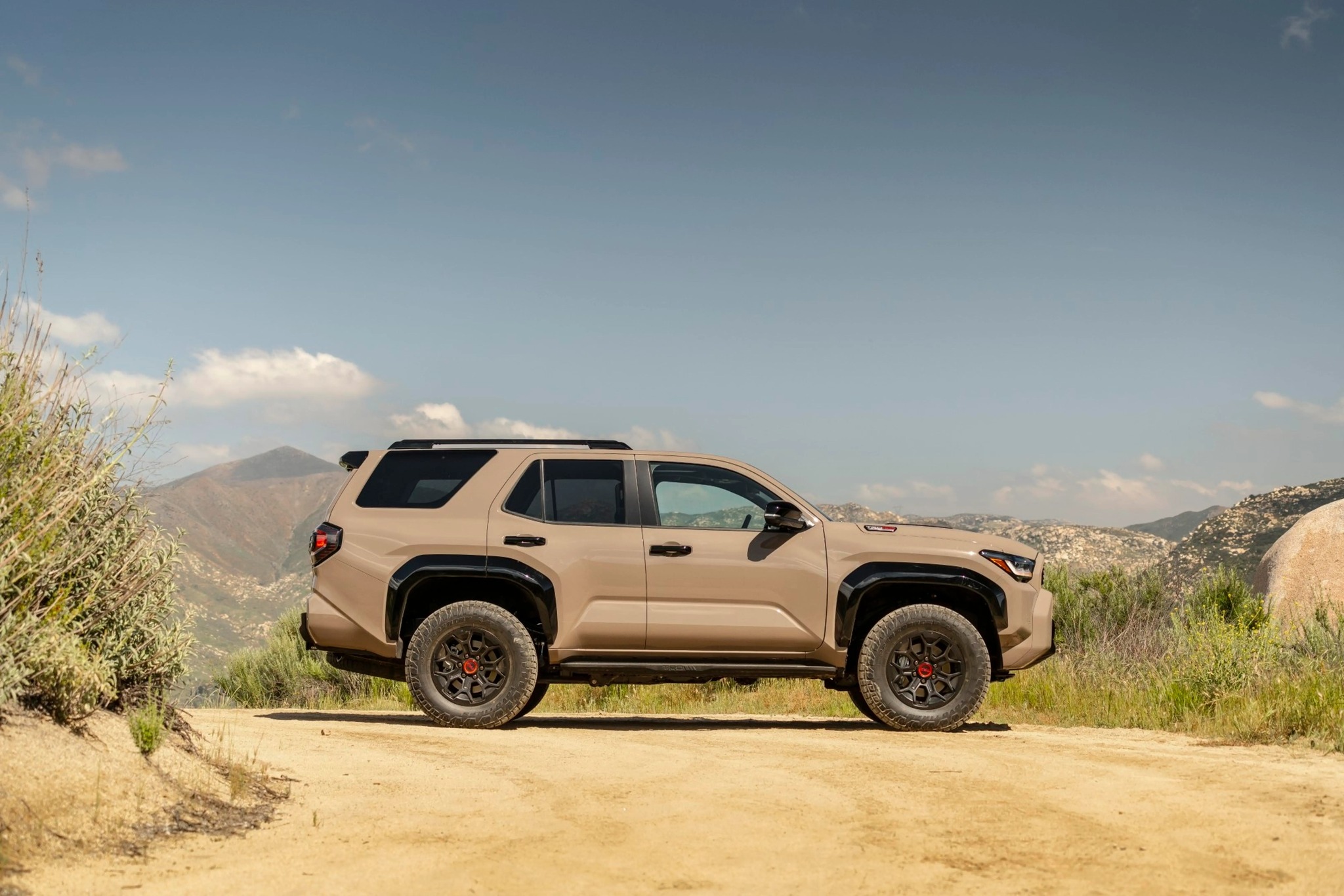 2025 Toyota 4runner 2025 4Runner Photos & Specs! 🔥 Trailhunter, TRD Pro, Off-Road, Limited Trims 2025-toyota-4runner-wallpapers-1-