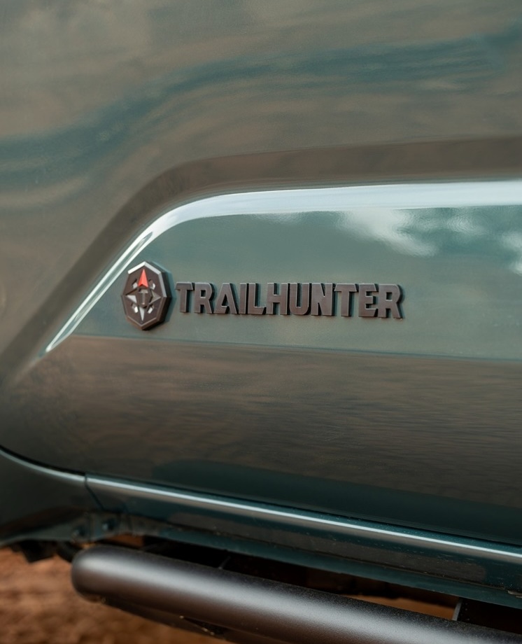 2025 Toyota 4runner Teaser #3: Trailhunter 4Runner (in new green color)! Trailhunter 4Runner 2025