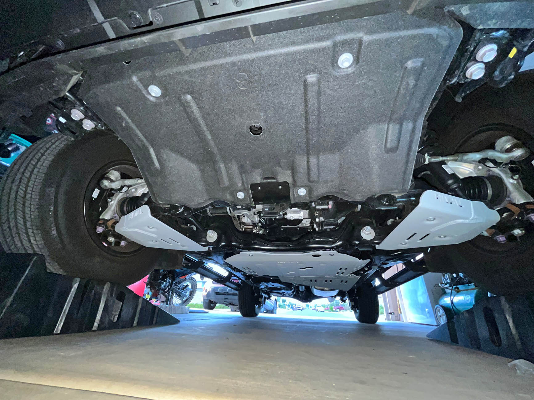 Lower control arms (LCA) skid plates, transfer case skid plate, and ...